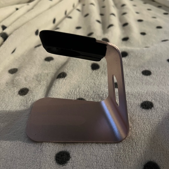 Apple Watch Stand - Picture 2 of 3